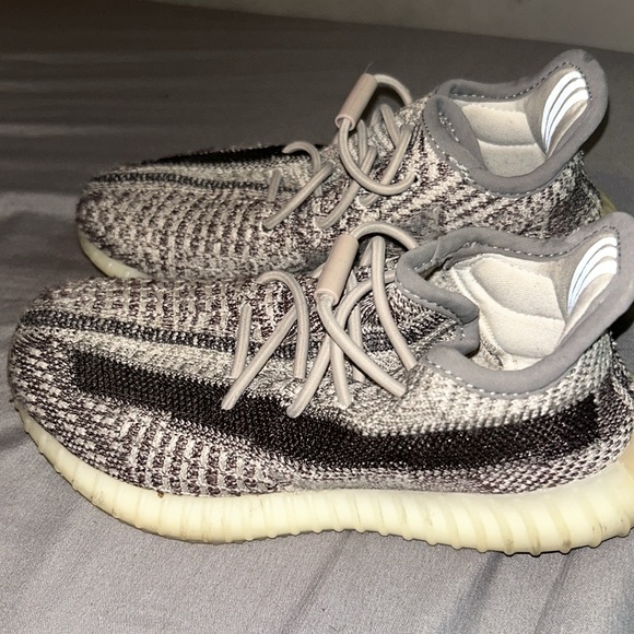 Toddler yeezys - Picture 4 of 5